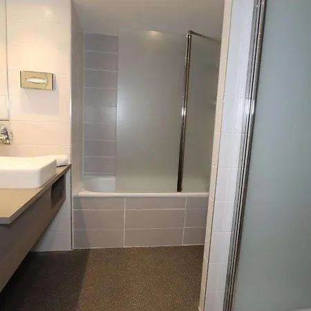 Western Eden فندق 3*