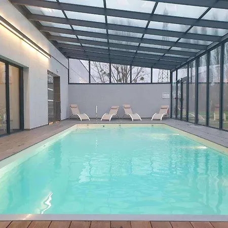 Western Eden فندق